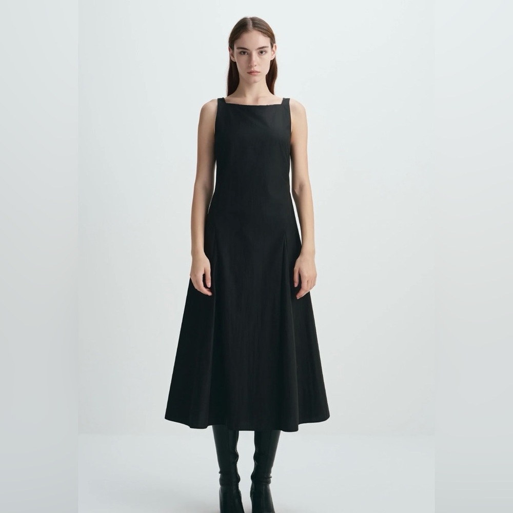 Carré high square neck midi dress